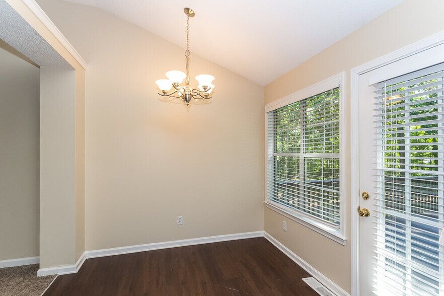 Building Photo - 153 Country Mill Ln