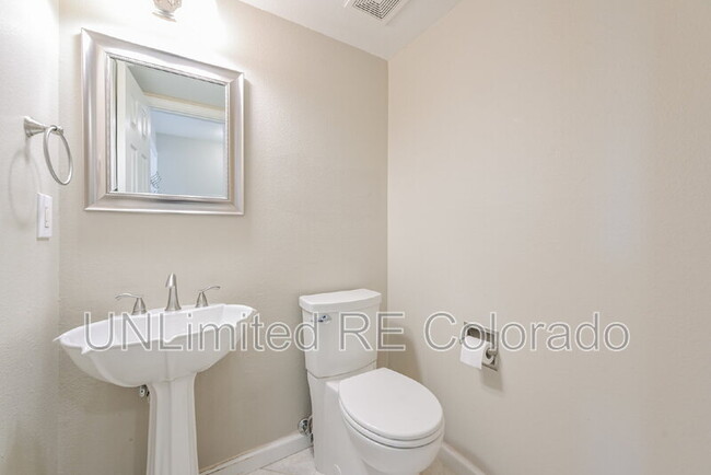 Building Photo - 7358 S Knolls Way