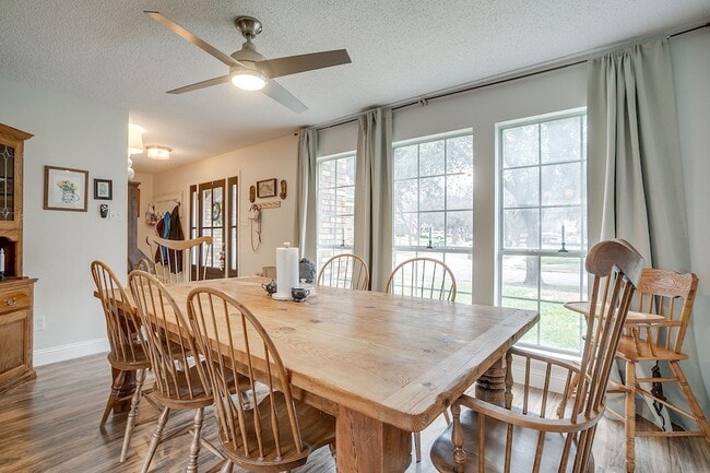 Building Photo - 5221 Grand Mesa Dr