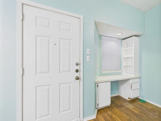 Building Photo - 3316 Guadalupe St