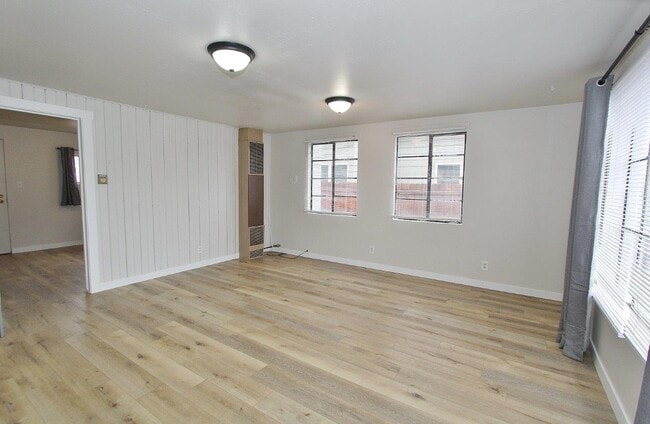 Building Photo - 816 S Washington Ave