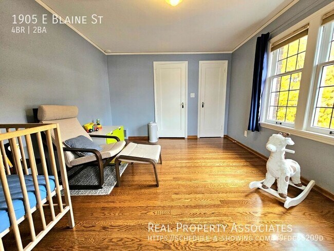 Building Photo - 1905 E Blaine St