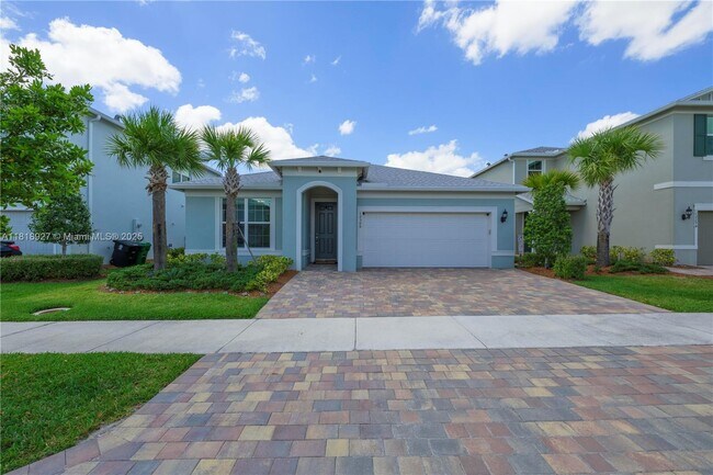 Building Photo - 12300 SW Myrtle Oak Dr