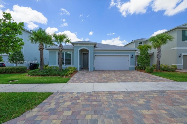 Building Photo - 12300 SW Myrtle Oak Dr