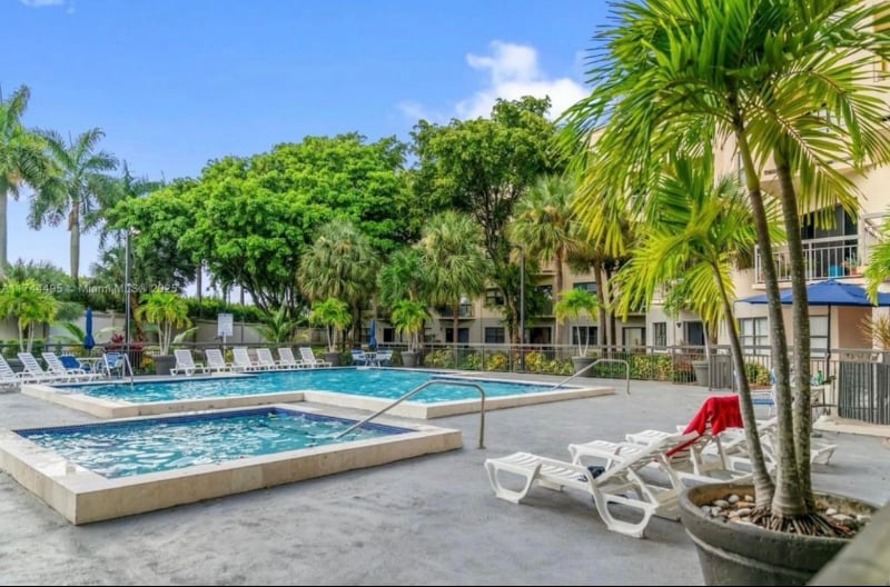 Building Photo - 8343 Lake Dr