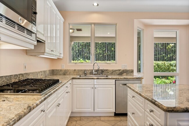 Building Photo - 408 Pso Miramar