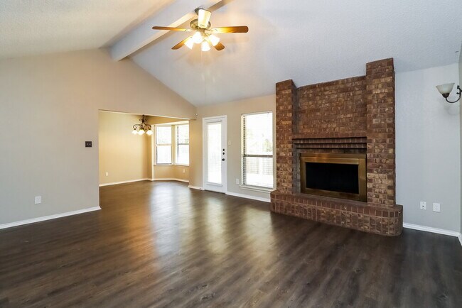 Building Photo - 721 Owens Dr