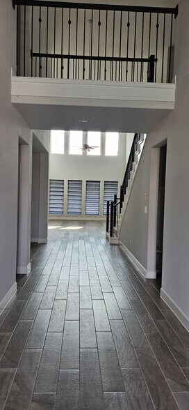 Building Photo - 14704 Kira Ln