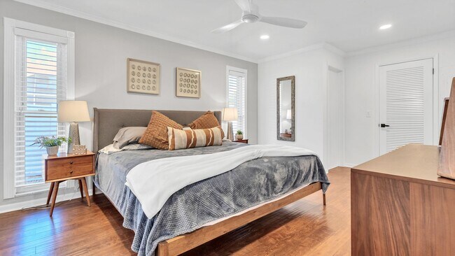 Building Photo - Luxurious FURNISHED 4BR/3BA Pool Home with...