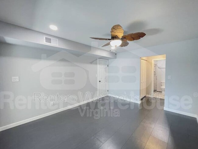 Building Photo - 2325 Sea Shell Rd