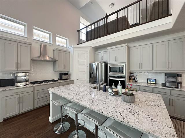 Building Photo - 8721 Paradise Dr