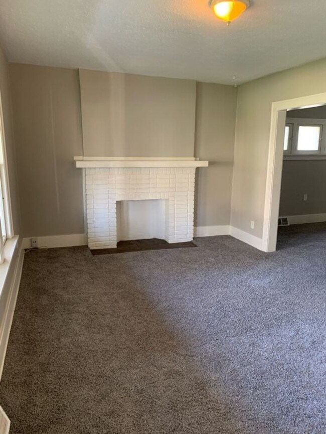 Building Photo - 3548 Willys Pkwy