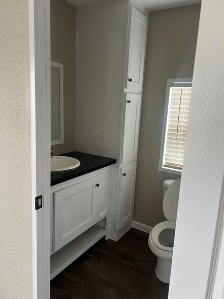 Building Photo - 750 Silent Valley Rd