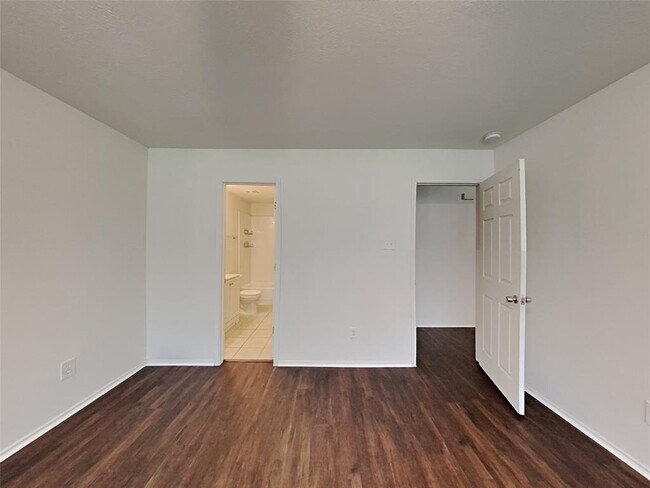 Building Photo - 21530 Daylily Hills Dr