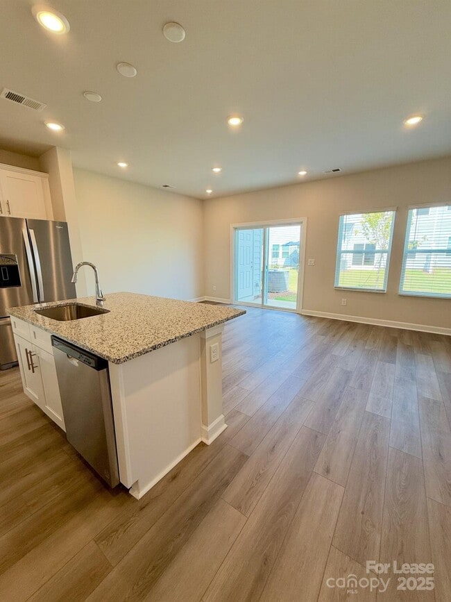 Building Photo - 1719 Braemar Vlg Dr