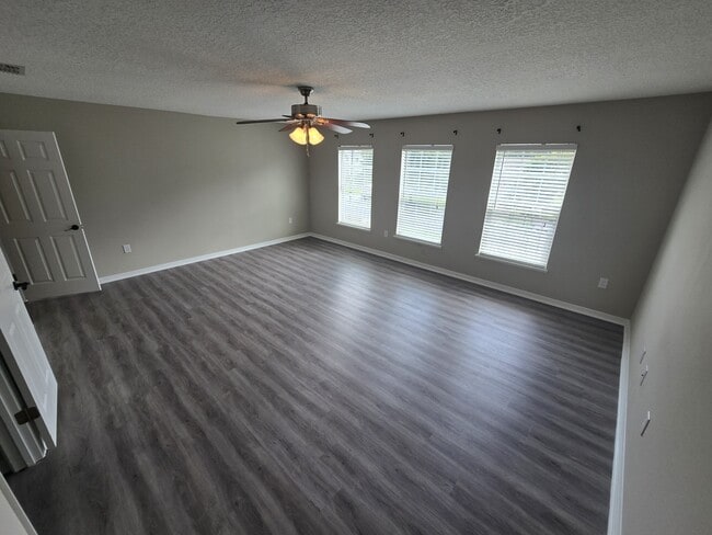 Building Photo - 405 Brooklet Cir