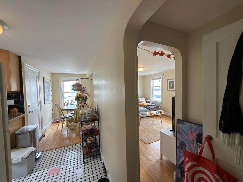 Building Photo - 28 Linden Ave