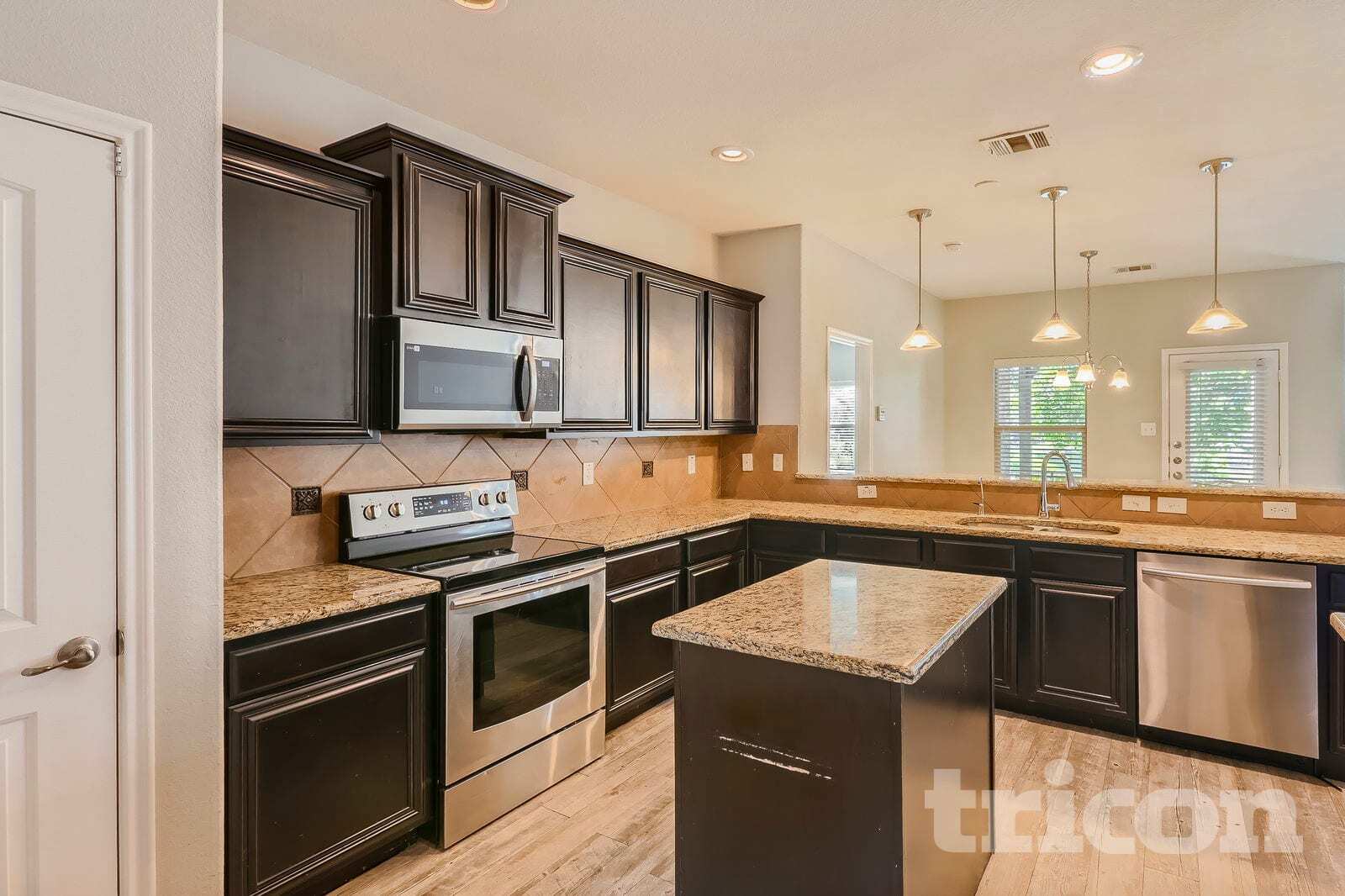 Building Photo - 1030 Barrington Dr