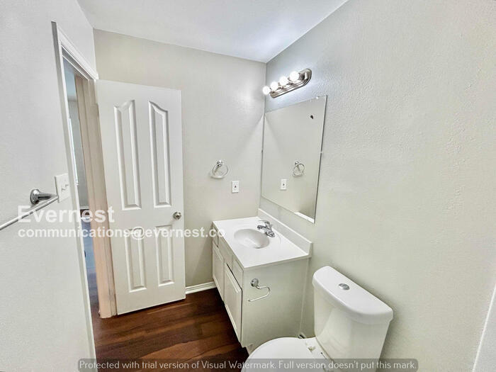 Building Photo - 256 Creek Cove Dr