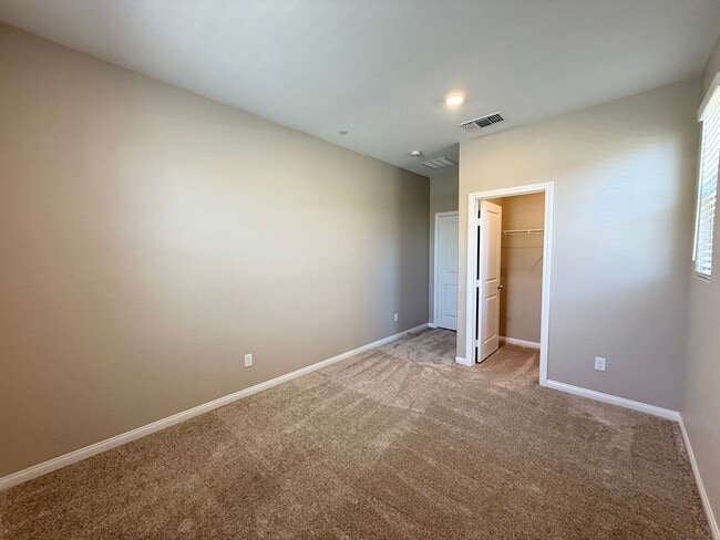 Building Photo - 3/BD 2/BA W/Den Prime Summerlin West Location – Beautiful One-Story Home