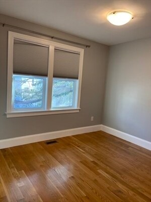 Building Photo - 5 Plymouth St