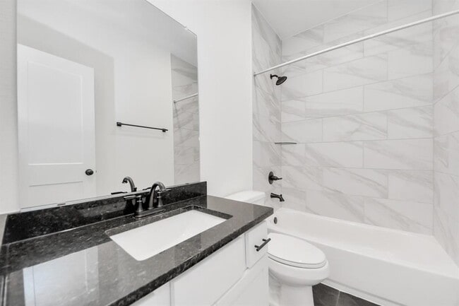 Building Photo - 1422 Shaded Rock Dr