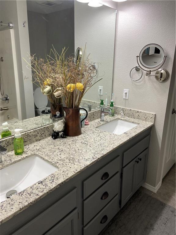 Building Photo - 15 Rillington Dr