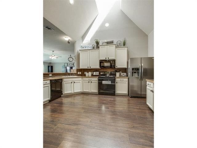 Building Photo - 1701 Heron Dr