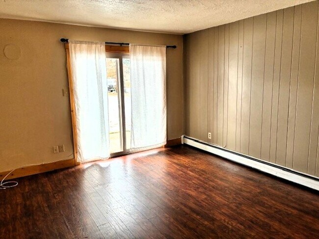 Building Photo - Long Term Rental- Dillon Valley East Y104