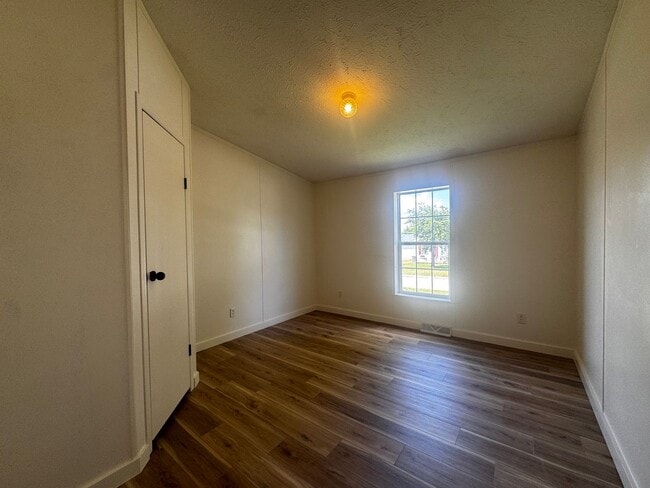 Building Photo - WELCOME HOME!