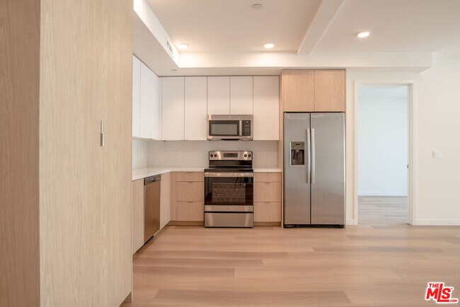 Building Photo - 4406 Fulton Ave