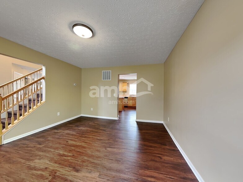 Building Photo - 181 Coyote Dr