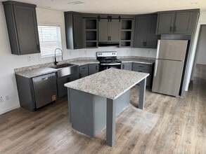 Building Photo - 300 Patriot Ln