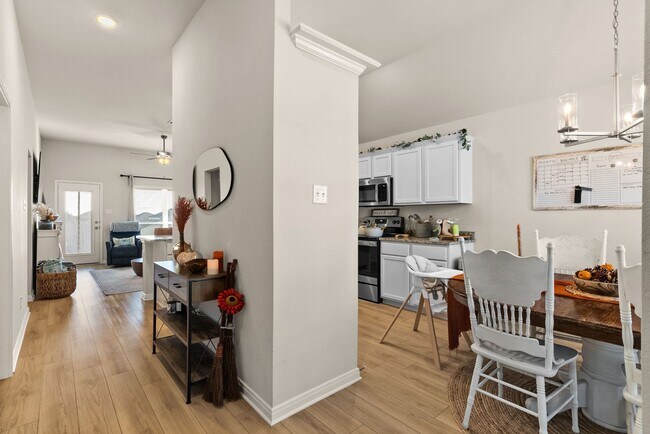 Building Photo - 9612 Caemlyn Cv