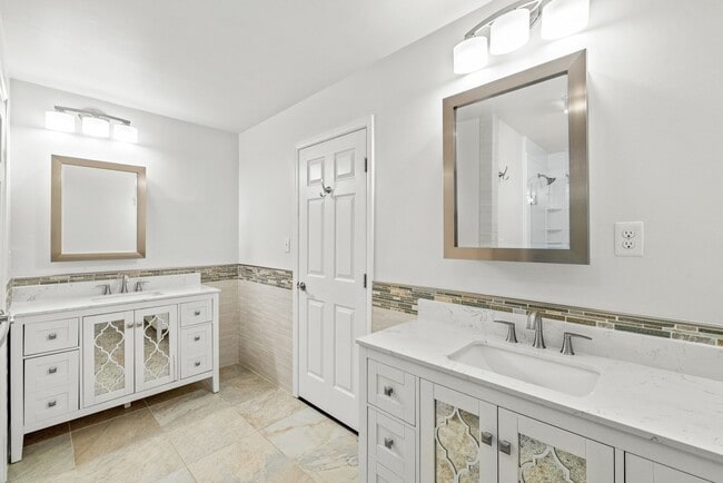 Building Photo - Fully Remodeled Ranch Style Home In South Park! (Landscaping Included)