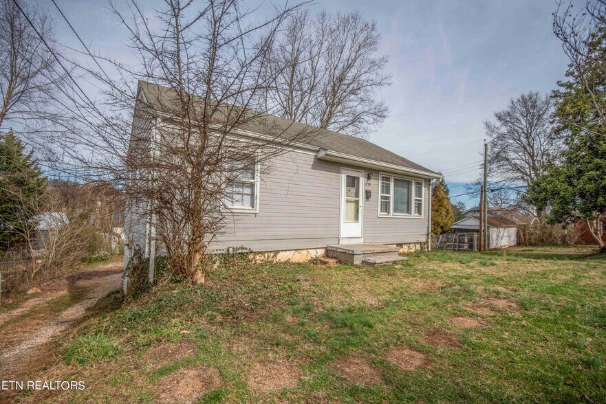 Building Photo - 1039 Oglewood Ave