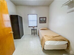 Building Photo - 13 Bedrooms 3 Bathrooms for rent in LOVING NM