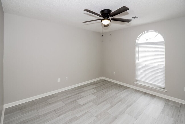 Building Photo - 8052 Mary Payton Dr
