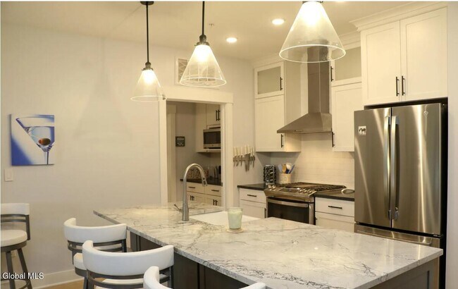 Building Photo - 116 West Ave