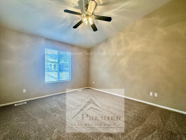 Building Photo - 7825 Sandy Spgs