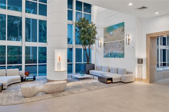 Building Photo - 5959 Collins Ave