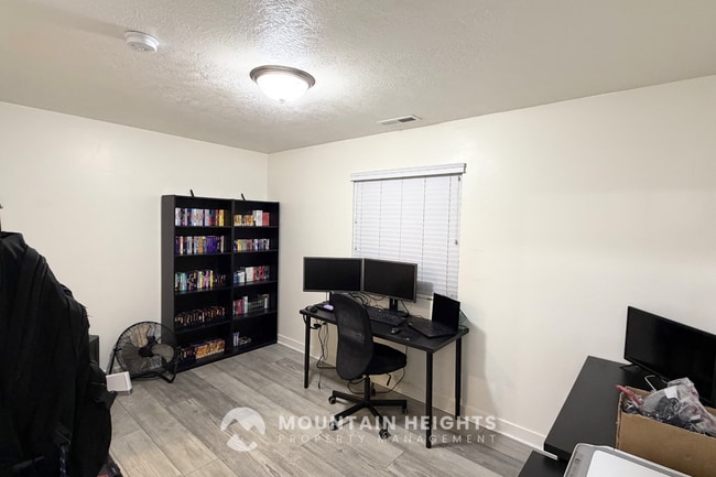 Building Photo - 4198 W High Gallery Ct