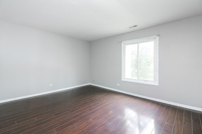 Building Photo - 1782 Gloucester Ct