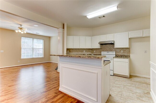 Building Photo - 4028 Oak Glenn Dr