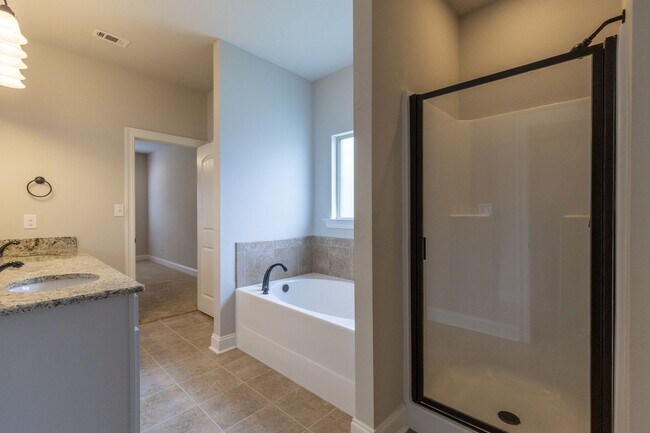 Building Photo - 3/2 Bedroom Fairhope!