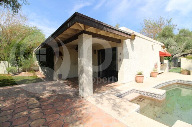 Building Photo - 7702 N Dreamy Draw Dr