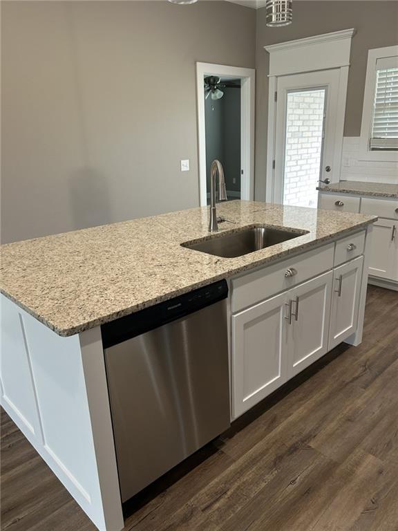 Building Photo - 2000 Dobbs St