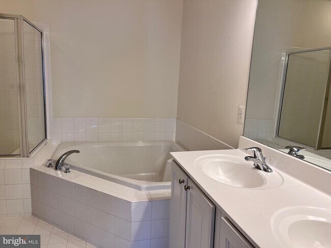 Building Photo - 5605 Harrington Falls Ln