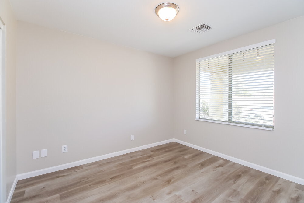 Building Photo - 3206 S Justin Dr