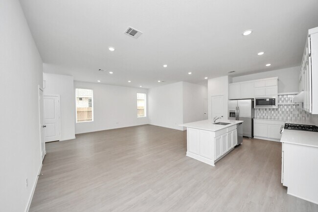Building Photo - 3040 Ash Ray Dr